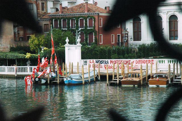 08 Gli striscioni.JPG
